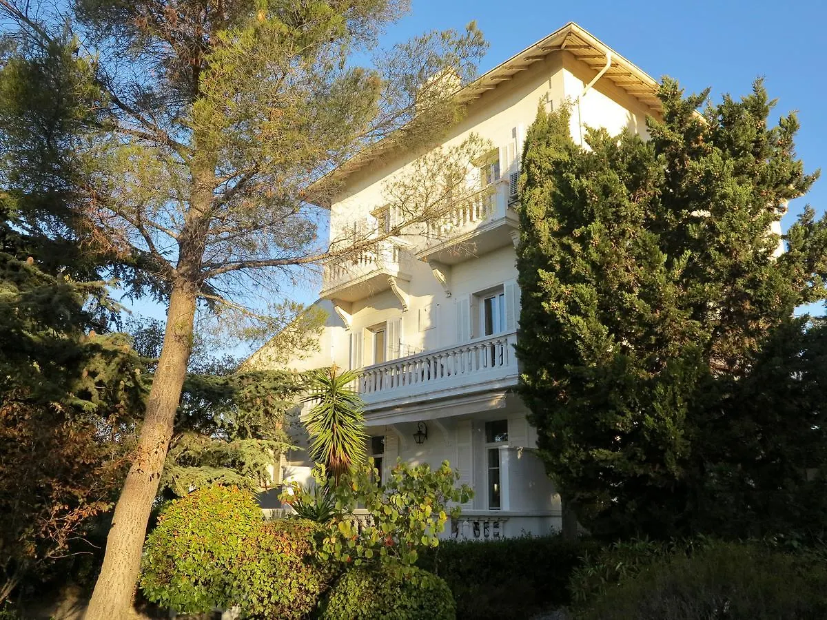 Le Thimothee : Hotel & Studios Saint-Raphaël 2*,