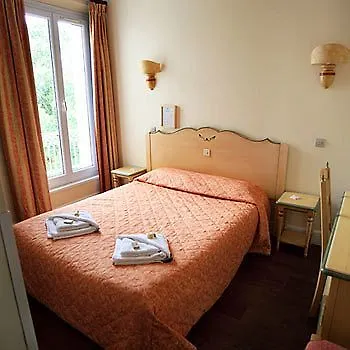 Le Thimothee : Hotel & Studios Saint-Raphael  France