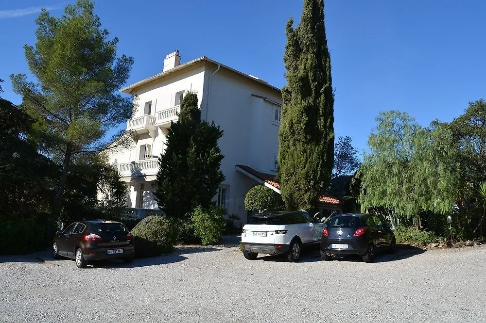 Le Thimothee : Hotel & Studios Saint-Raphael  France