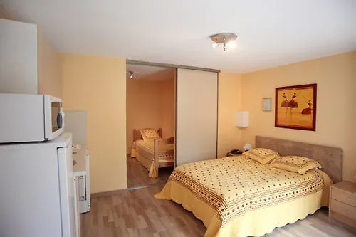 Le Thimothee : Hotel & Studios Saint-Raphael   Saint-Raphael (Var)