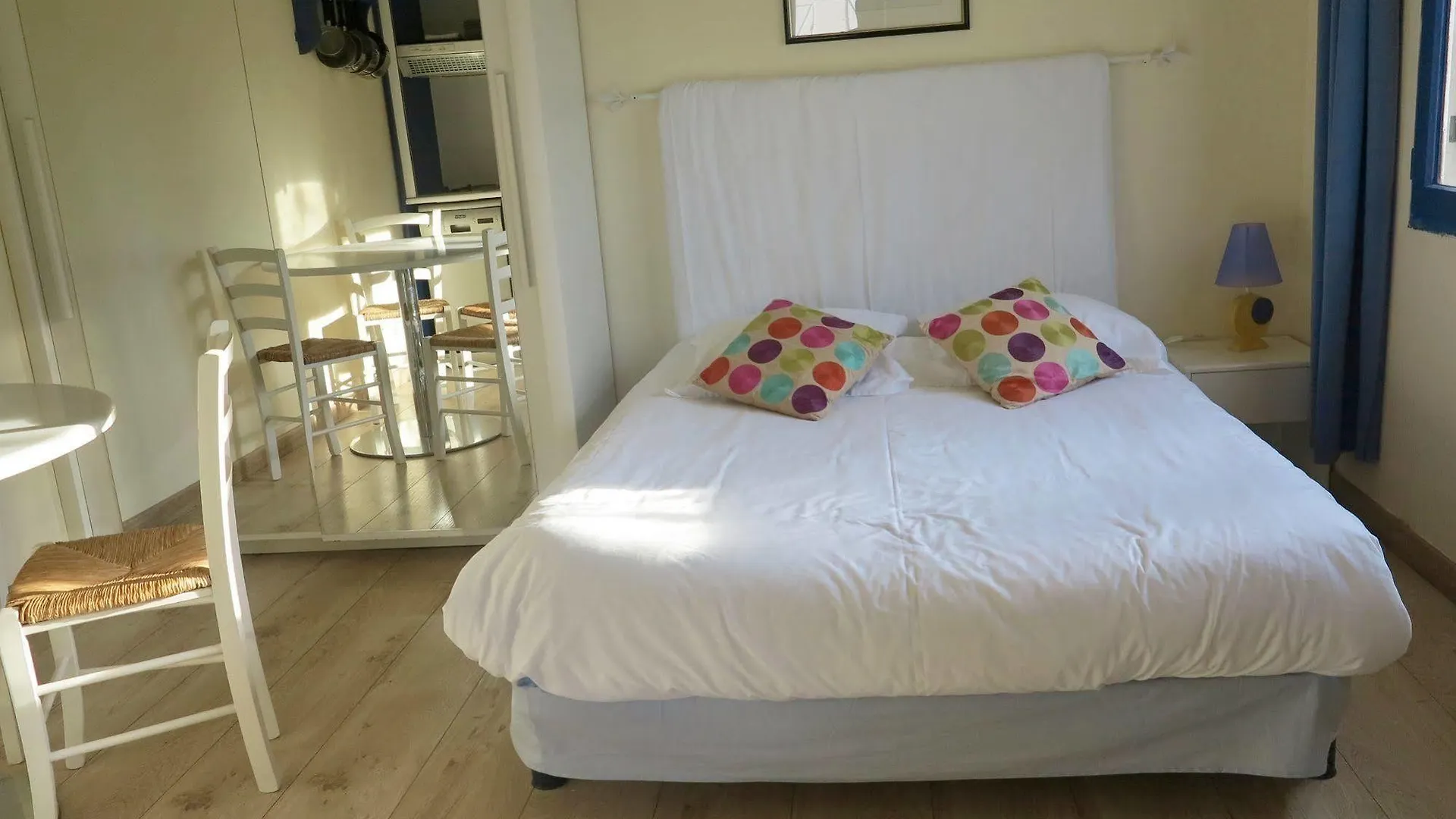 **  Le Thimothee : Hotel & Studios Saint-Raphael  France