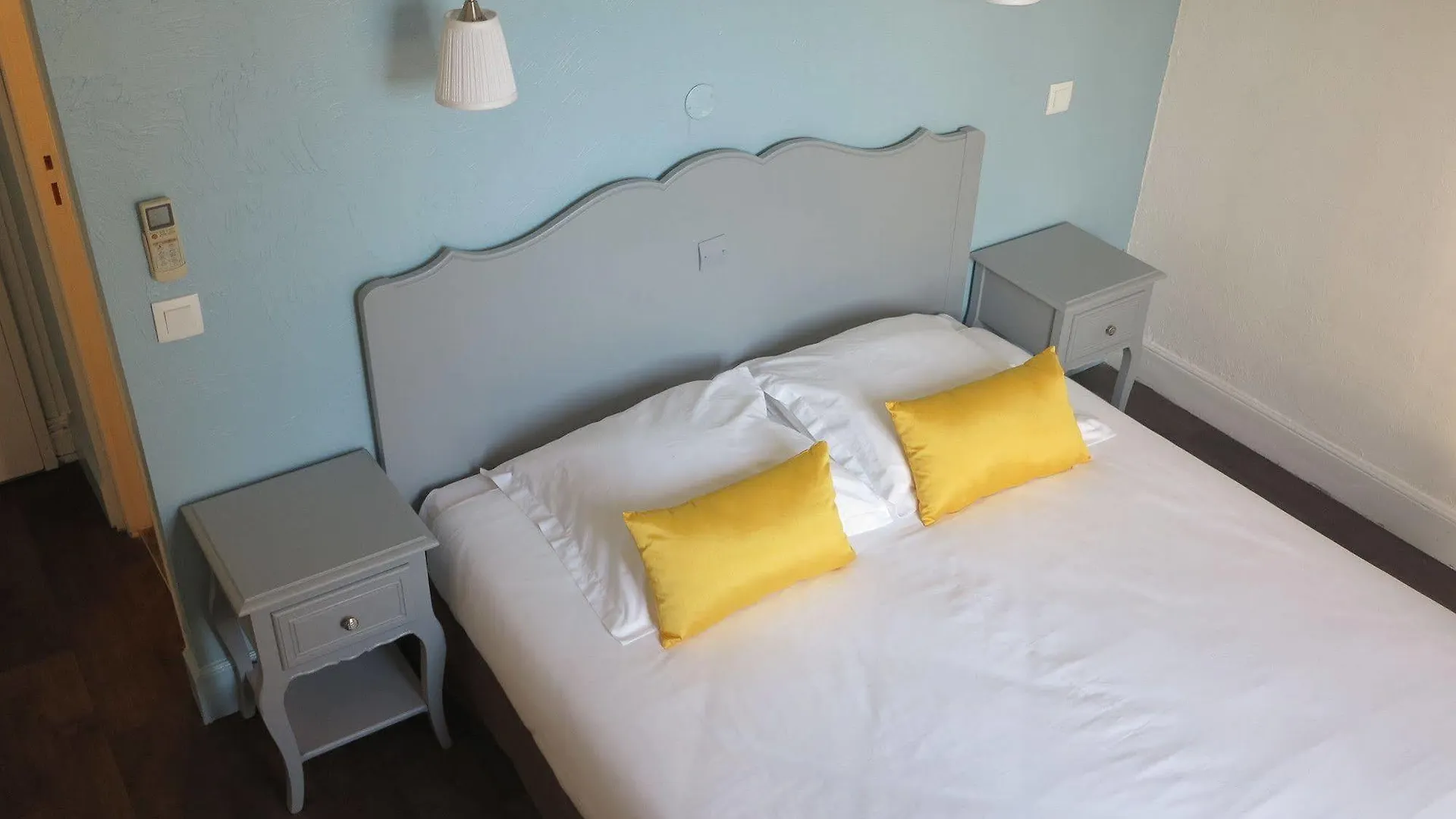 **  Le Thimothee : Hotel & Studios Saint-Raphael  France
