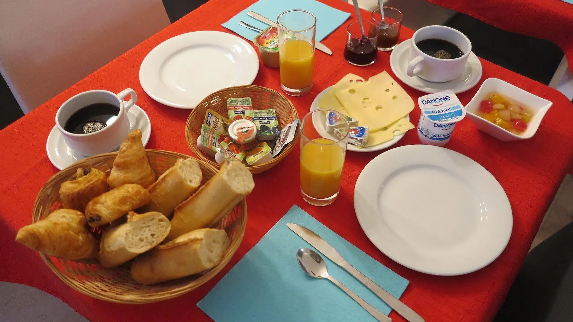 Le Thimothee : Hotel & Studios Saint-Raphael  2*, Saint-Raphael (Var)